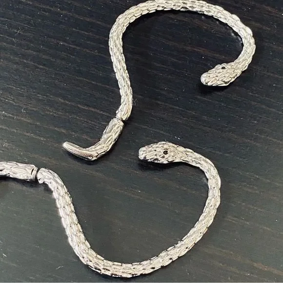 Pair of Silver Tone Snake Ear Cuffs Earrings NWT - Picture 9 of 14